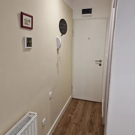 Apartment Business Center *
