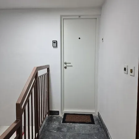 Business Center Apartment *